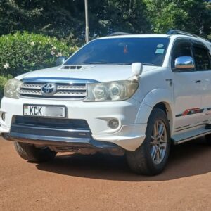 Toyota Fortuner 2010