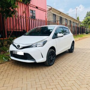 Toyota Vitz 2015